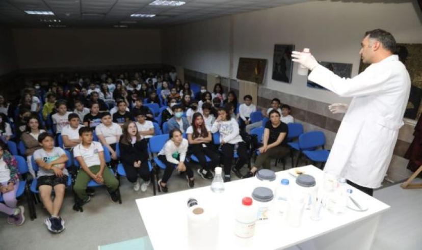 KÜRESEL ISINMA VE GERİ DÖNÜŞÜM DENEYLERLE ANLATILDI