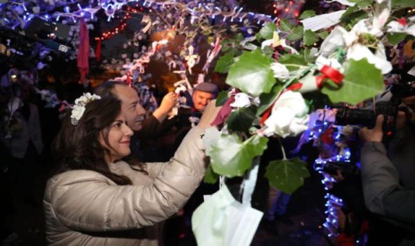 SABAHIN İLK IŞIKLARINDA DİLEKLER TUTULDU