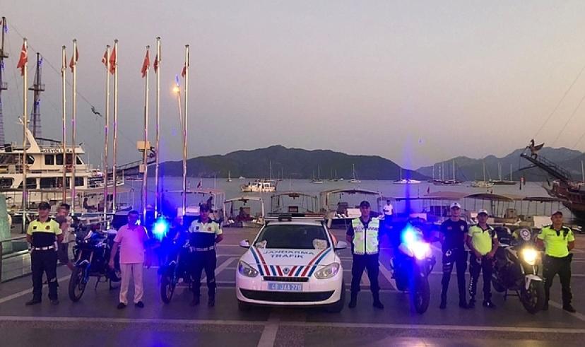 Jandarma, Marmaris'te Emniyet Kemerinin Önemini Anlattı