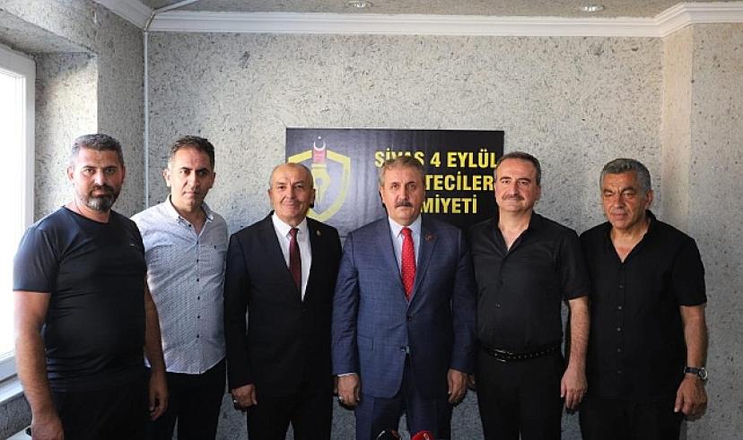 Mustafa Destici, Sivas 4 Eylül Gazeciler Cemiyetini ziyaret etti.  