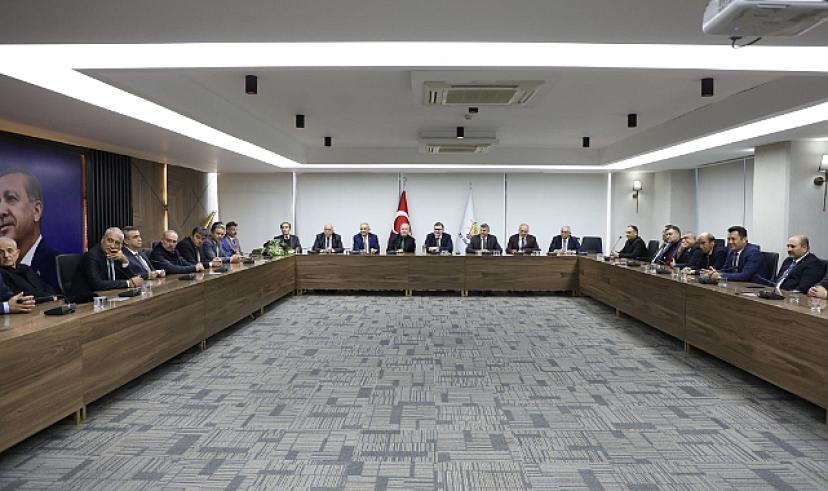 Esnafların sorunlarını dinledi