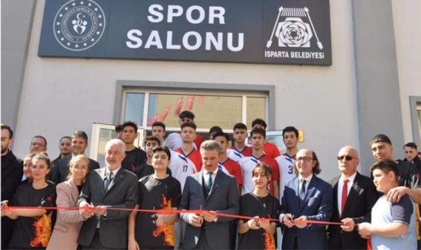 Borsa İstanbul Mesleki ve Teknik Anadolu Lisesi yeni spor salonuna kavuştu