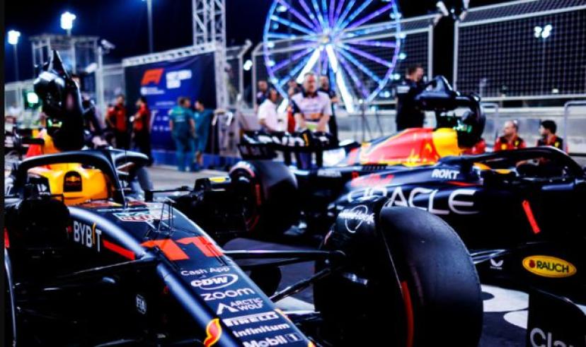 Formula 1'de damalı bayrak sallanıyor