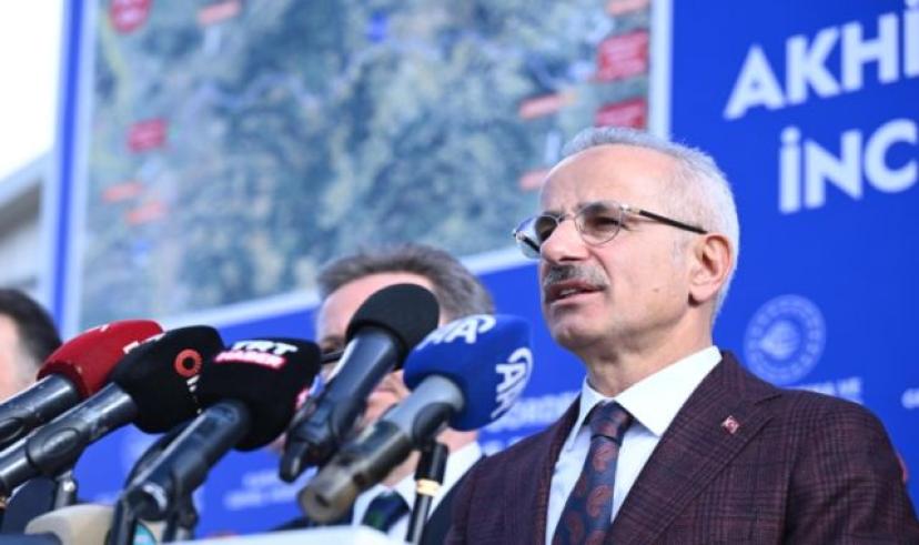 Uraloğlu: Akhisar-Gördes Yolu'nu 2025'te hizmete açacağız