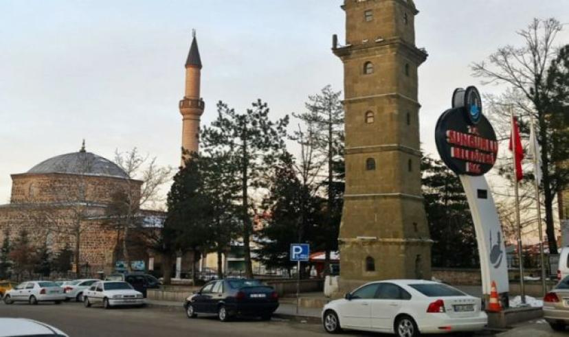 Sungurlu'da ezan erken okundu; vatandaşlar tepki gösterdi