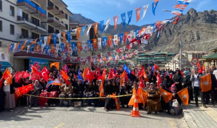 Yusufeli Mitingine katılım yoğun oldu