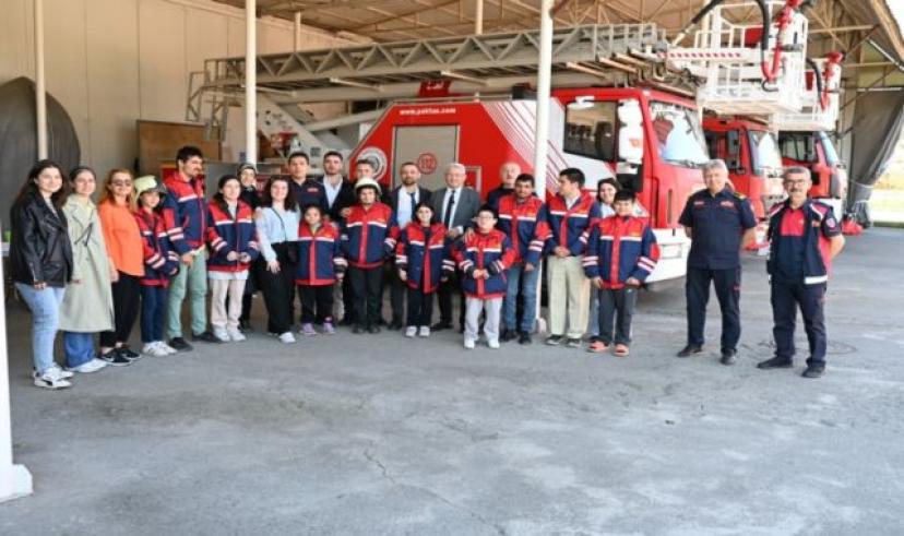Özel çocuklar, itfaiyeci oldu