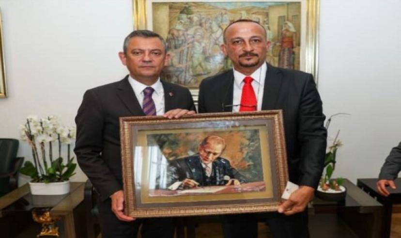 Staj ve Çıraklık mağdurlarından Özel’e üyelik beratı