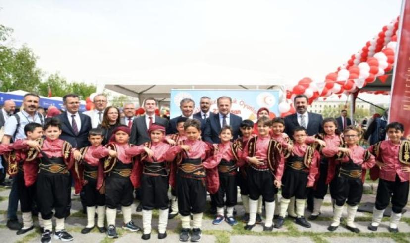 TBMM’DE “MECLİS BAHÇESİ ÇOCUK BAHÇESİ VE BİLİM ŞENLİĞİ” BAŞLADI