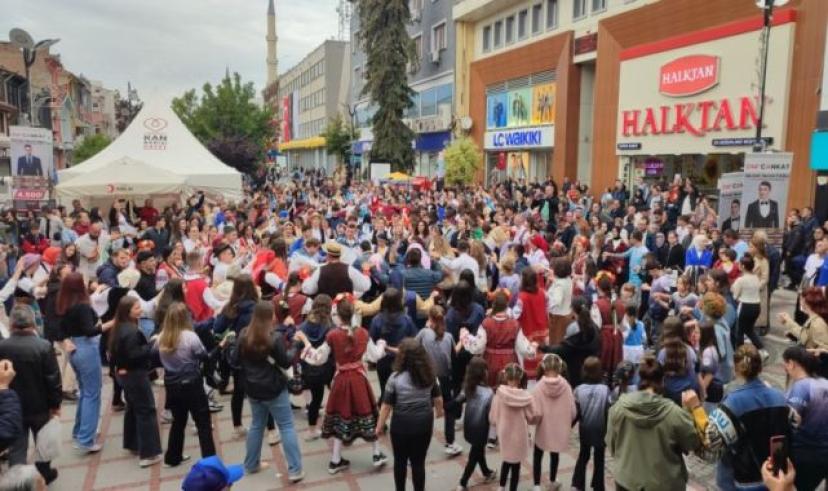 19 Mayıs’ta Balkanlar boyu halay