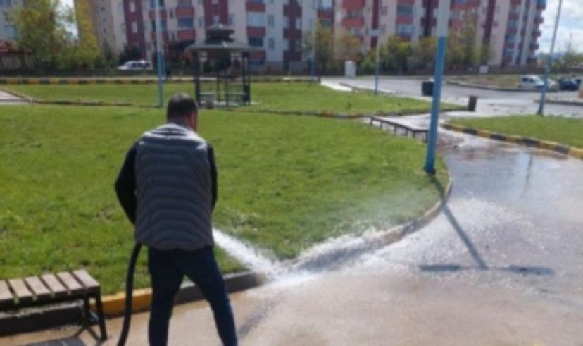 Ağrı’da hizmet dört bir yanda sürüyor
