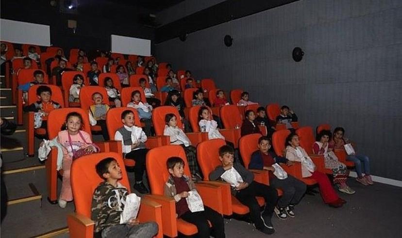 Ardahanlı çocuklar ilk kez sinema ile tanıştı