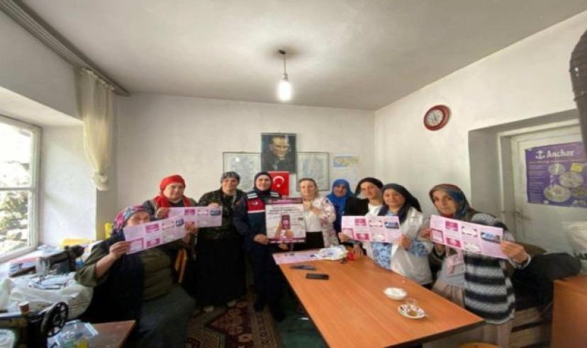 Artvin’de Jandarma Ekipleri Köylülere “KADES’i” anlatıyor