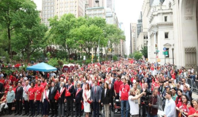 ATO Heyeti, New York’taki Türk Günü Yürüyüşüne katıldı