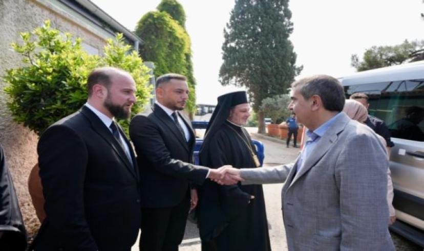 Bakan Tekin, Özel Heybeliada Rum Erkek Lisesini ziyaret etti