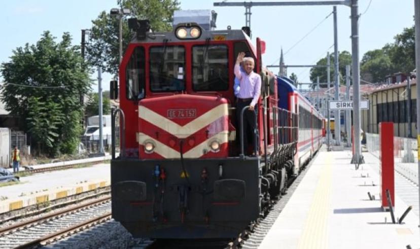 Bakü-Tiflis-Kars Demiryolu hattı yeniden açıldı