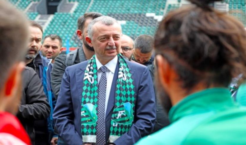  Başkan Büyükakın’dan Kocaelispor’a moral ziyareti