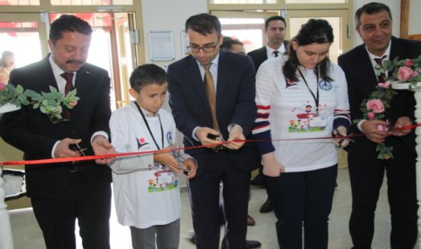 Beypazarı İlçesinde Okullarda TÜBİTAK 4006 Bilim fuarı açıldı