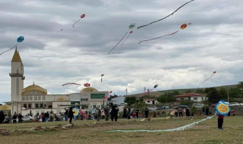Binlerce Kişi Uçurtma Şenliğine katıldı