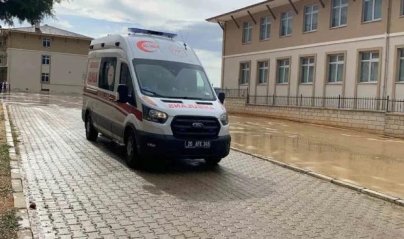 Denizli’de bir okulda tavuklu pilav yiyen herkes zehirlendi
