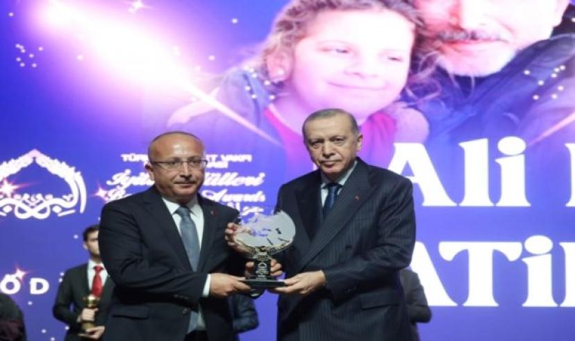 Fuat Atik “Vefa Ödülü” sahibi oldu