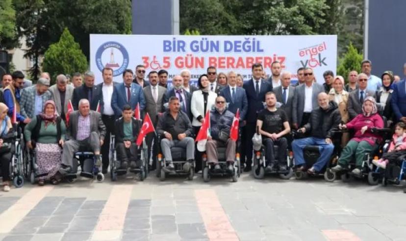 Gaziantep’te 103 engelliye tekerlekli sandalye