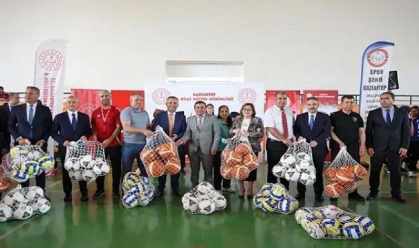 Gaziantep’te okullara destek