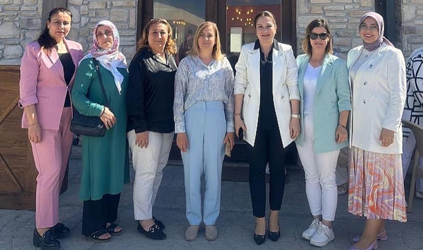 İlçe Başkanları ile toplantı yaptı