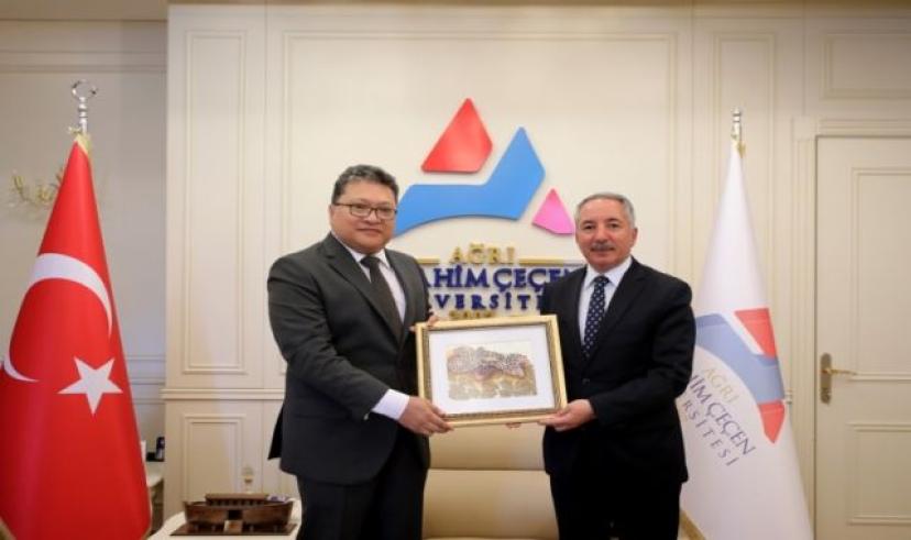 Karabulut, Malezya’nın Ankara Büyükelçisi KAMAL’ı Misafir Etti