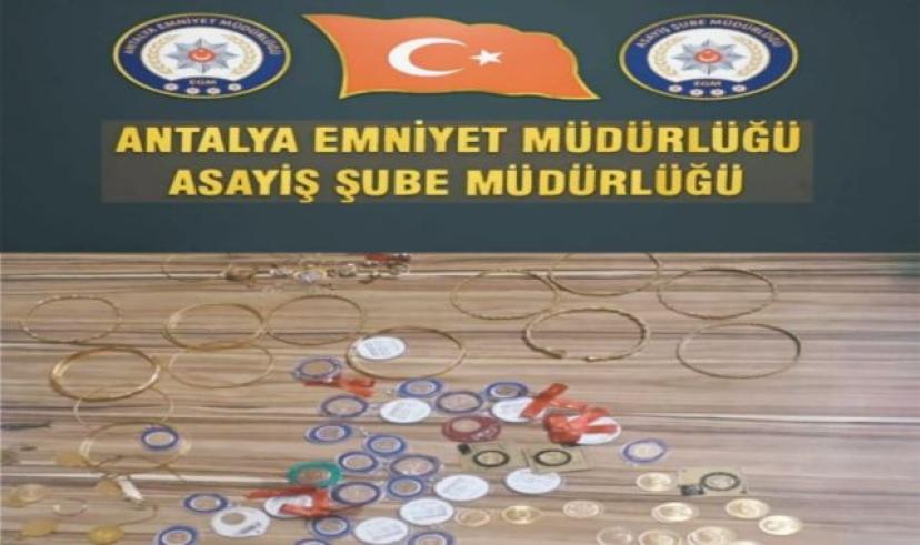Kendini savcı ve polis olarak tanıtan dolandırıcı yakalandı