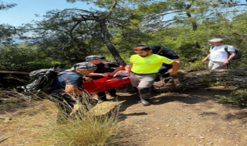Muğla’da yürüyüş sırasında düşen turist ekiplerce kurtarıldı