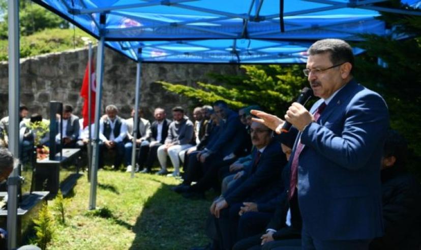 Mustafa Cumur dularla anıldı