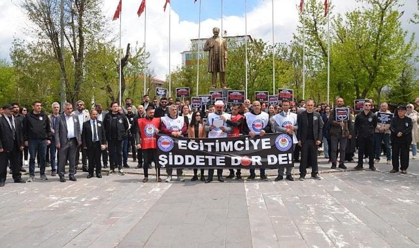 Öğretmenler "Şiddete Hayır" diye haykırdı