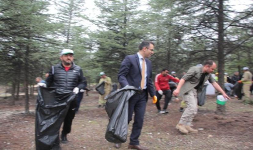 Orman Benim, Atıkları Toplar, Yangını Önlerim