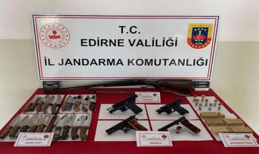 Sanki ev değil silah deposu