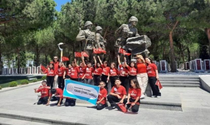 Şehitlikleri görmek için 12 saat yol geldiler