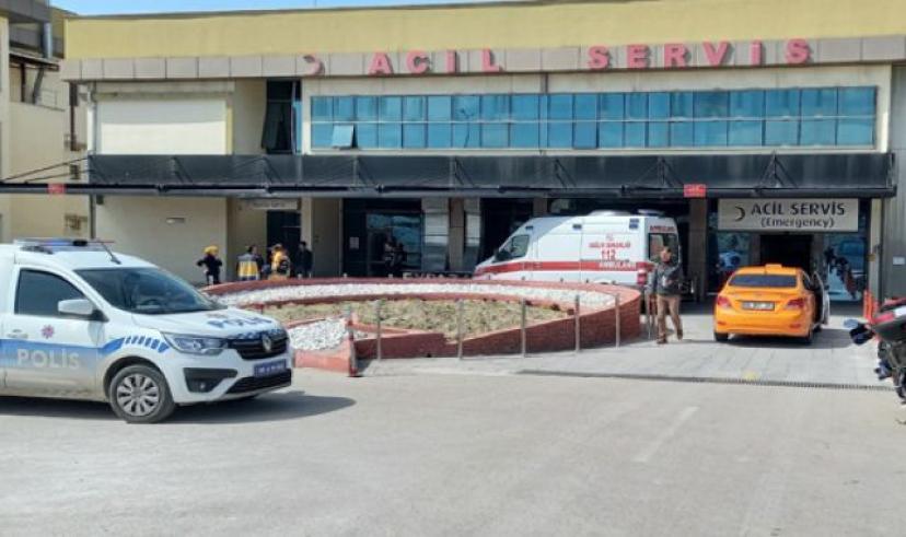 Sürücü Direksiyon hâkimiyetini kaybetti; araç yayaya çarptı