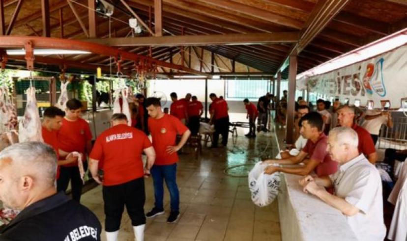 Alanya’da merkezde bin 659 kurban kesildi