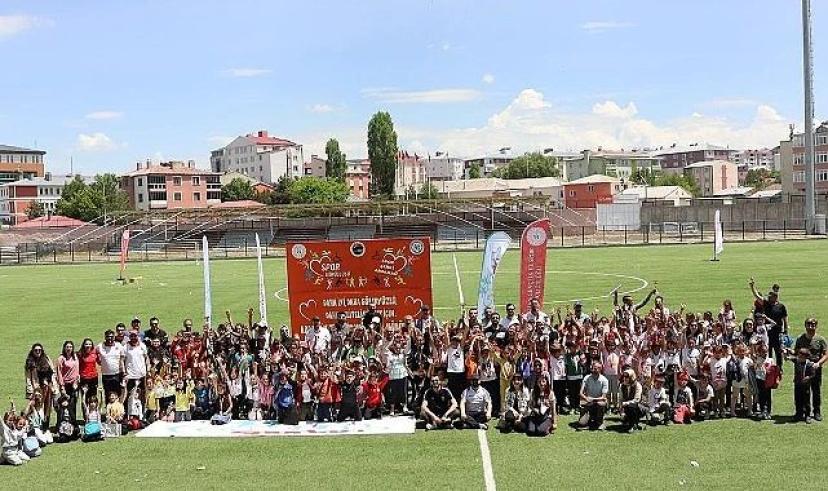 Ardahan’da çocuk oyunları şenliği düzenlendi