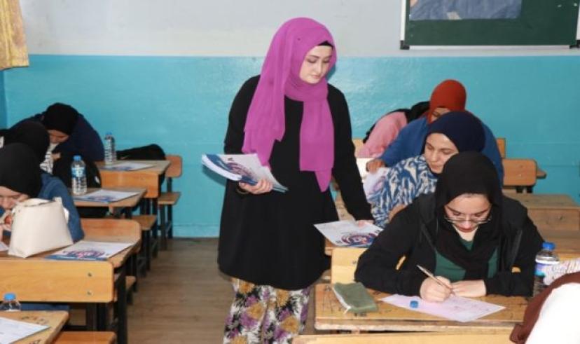 Haliliye Belediyesi, gençleri ÖSYM formatında sorularla sınavlara hazılıyor