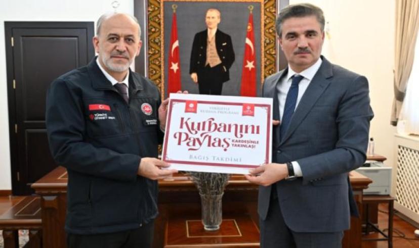 Isparta Valisi Aydın Baruş, kurban vekâletini Türkiye Diyanet Vakfın’a verdi