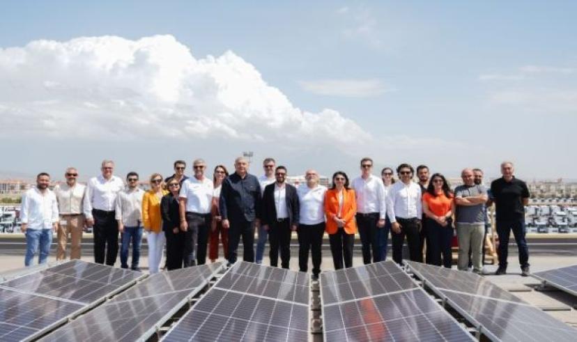 Mercedes’in Aksaray Kamyon Fabrikası’nda Güneş Enerjisi Santrali faaliyete geçti