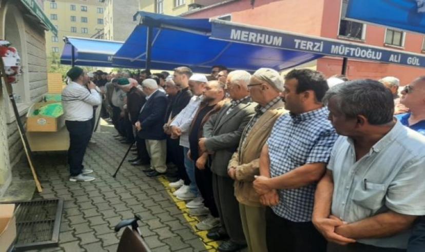 Öğretmen Fahri Şirin dualarla yolcu edildi
