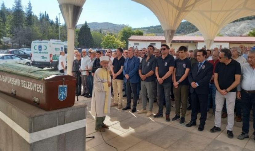 Vefat eden CHP’li Aras, toprağa verildi
