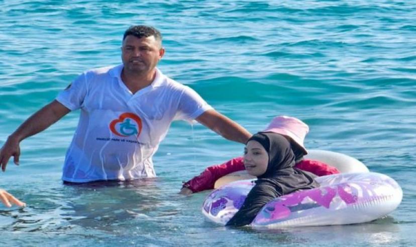 Alanya Belediyesi engelsiz halk plajı misafirlerini ağırlıyor 