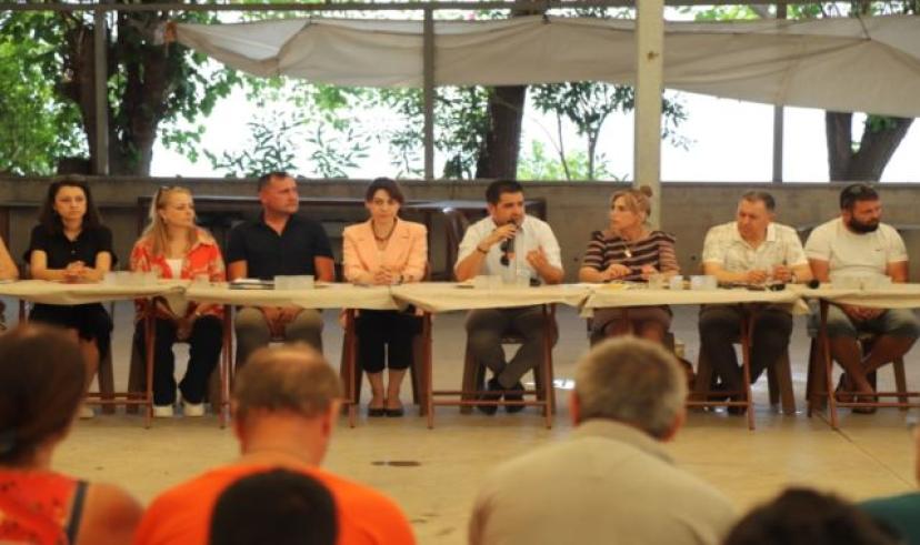 Büyükşehir ve Fethiye Belediyesi Faralya’da Vatandaşları Dinledi