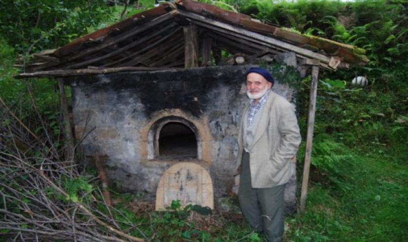 Kara Taştan Yapılan Köy Fırınları Yok Olmaya Yüz Tutmuş!