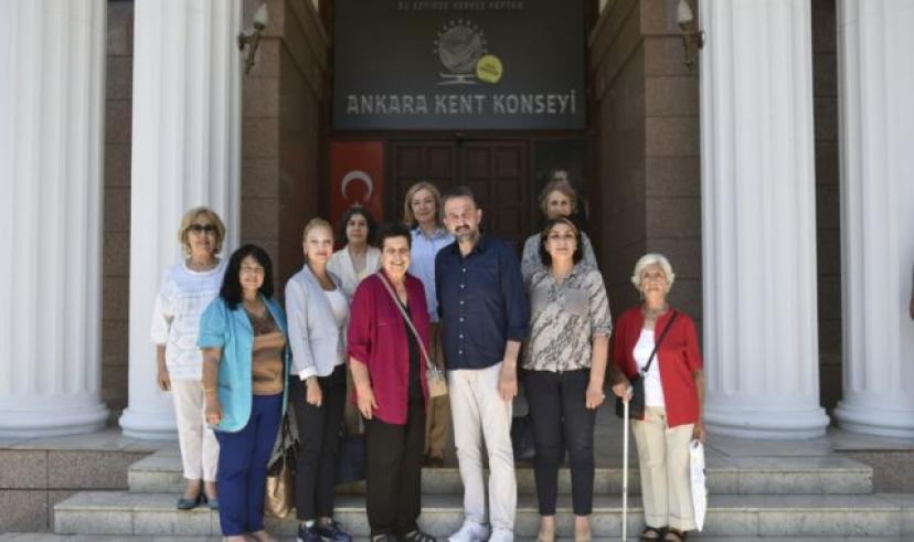 Seçimden sonra AKK’ye ilk ziyaret 29 Ekim Kadınları Derneği’nden geldi 