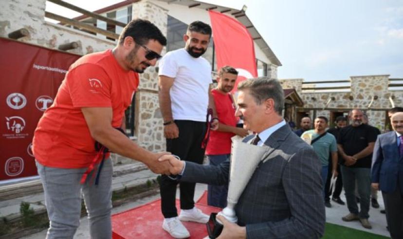 Uluslararası atlı dayanıklılık yarışmaları ödül töreni düzenlendi