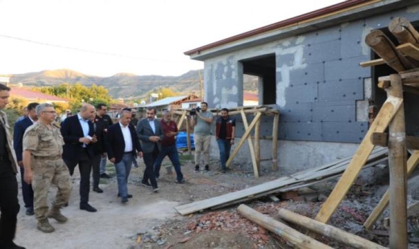 “Bütün gayemiz, depremin izlerini silmek”
